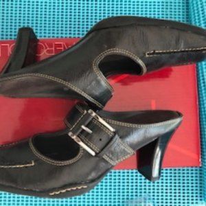 Adorable A2 Aerosoles Slide Ons